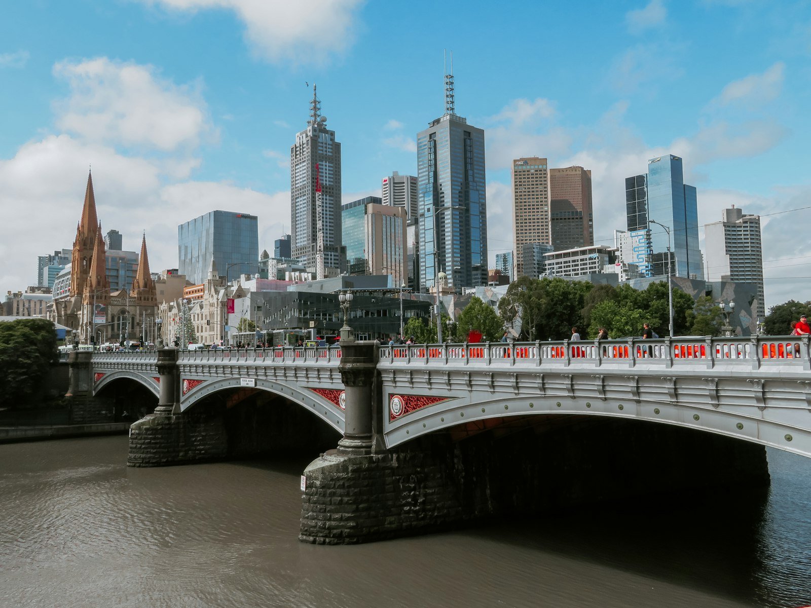 Melbourne city skyline along the Yarra River